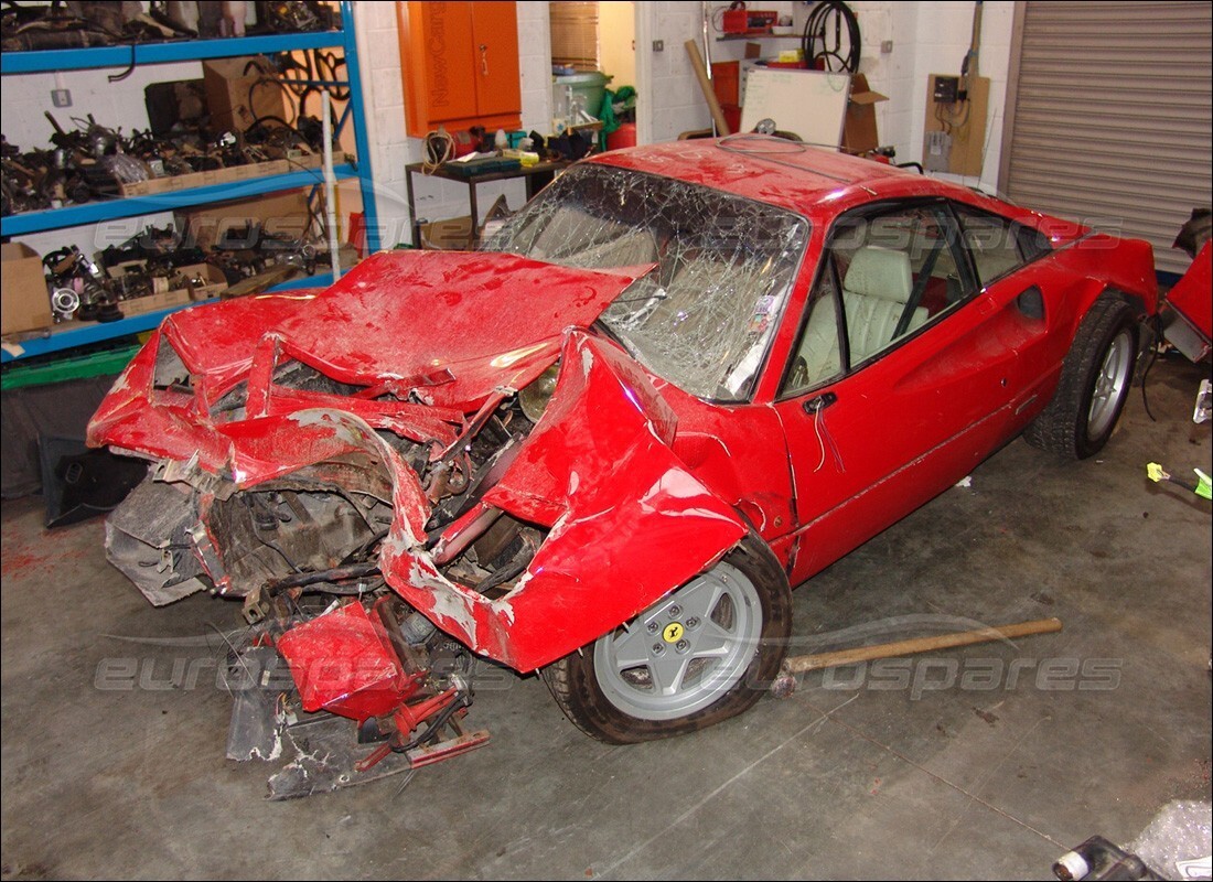 ferrari 328 (1985) en préparation pour démantèlement à eurospares