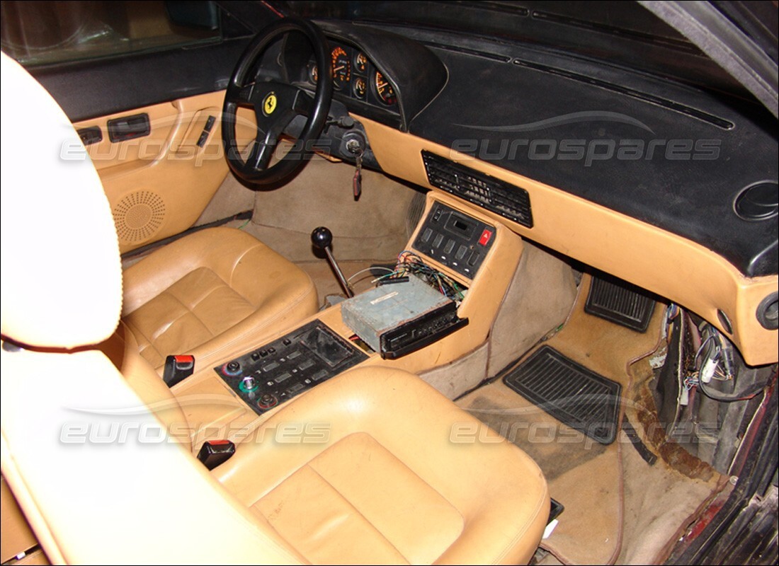 ferrari mondial 3.4 t coupe/cabrio avec 46,000 miles, en préparation pour le démontage #5