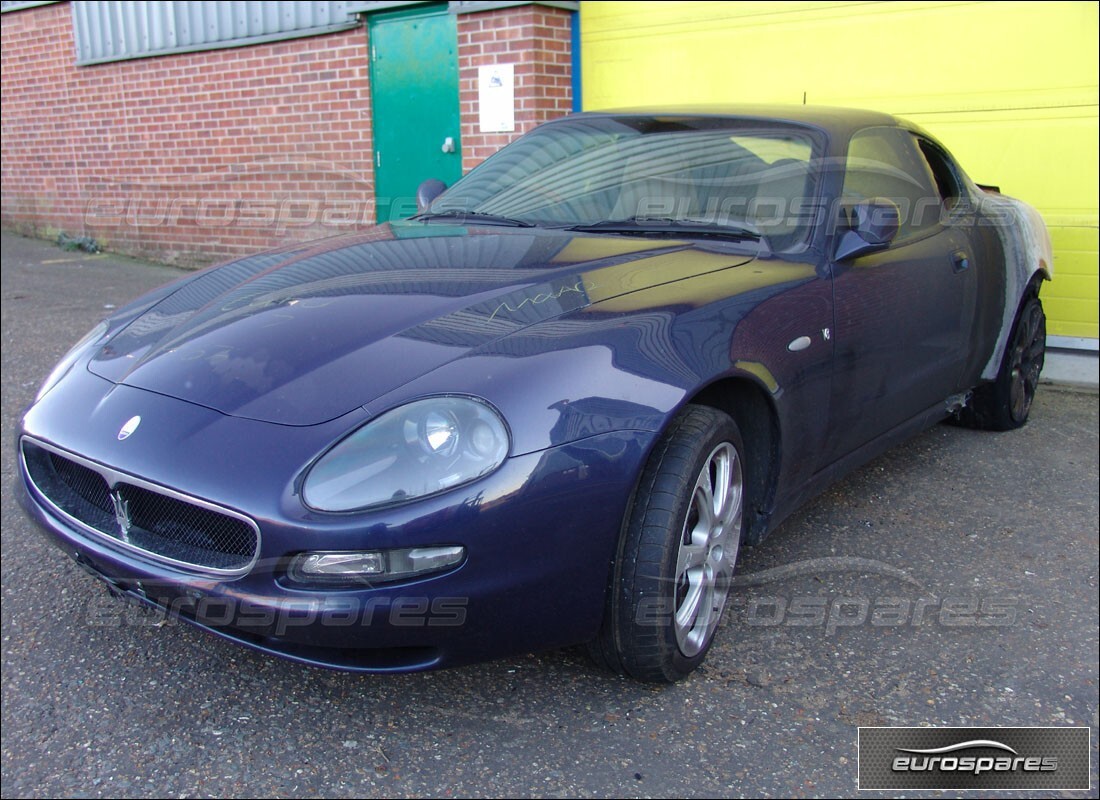 maserati 4200 coupe (2003) en préparation pour démantèlement à eurospares