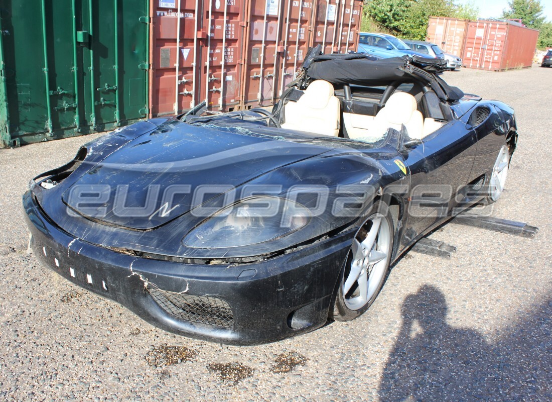 ferrari 360 spider en préparation pour démantèlement à eurospares