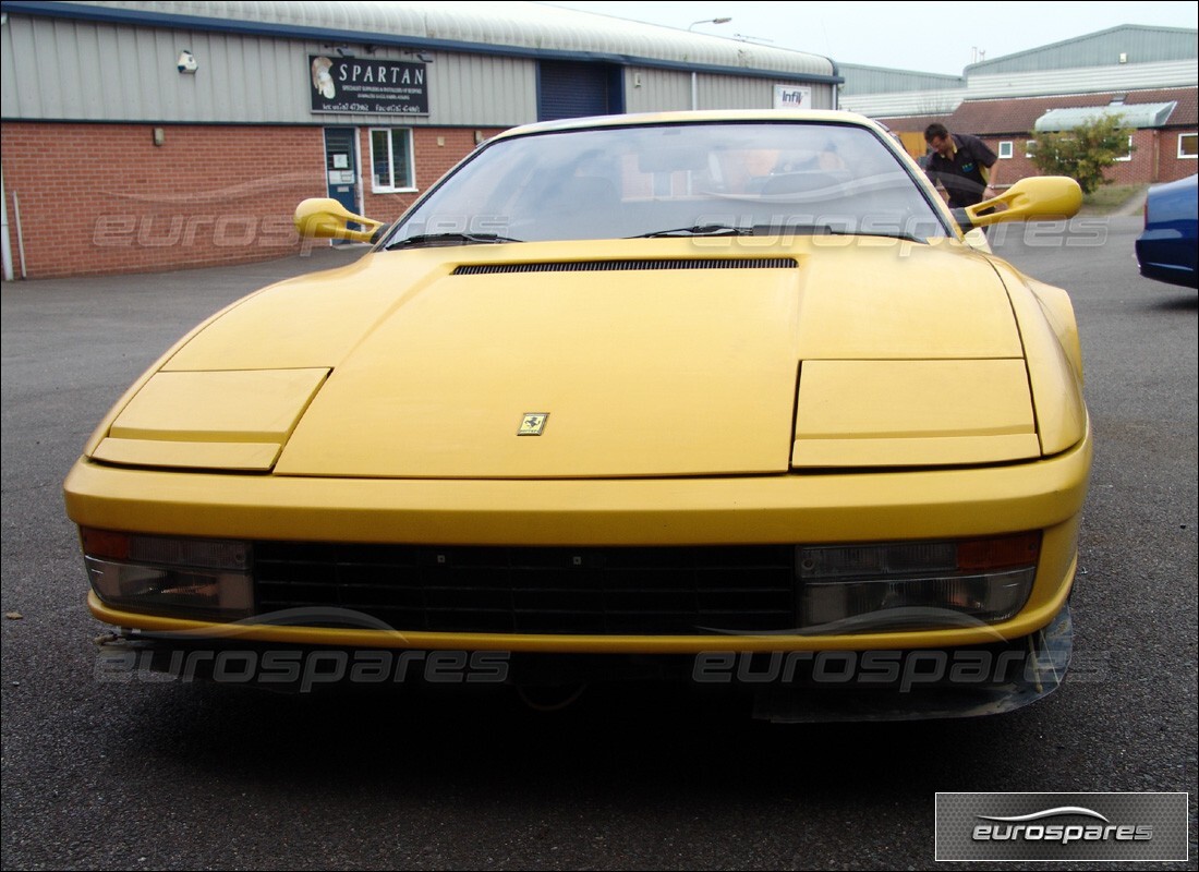 ferrari testarossa (1990) avec 18,000 kilomètres, en préparation pour le démantèlement #8