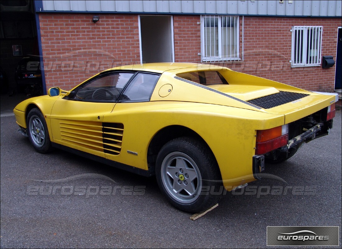 ferrari testarossa (1990) avec 18,000 kilomètres, en préparation pour le démantèlement #2