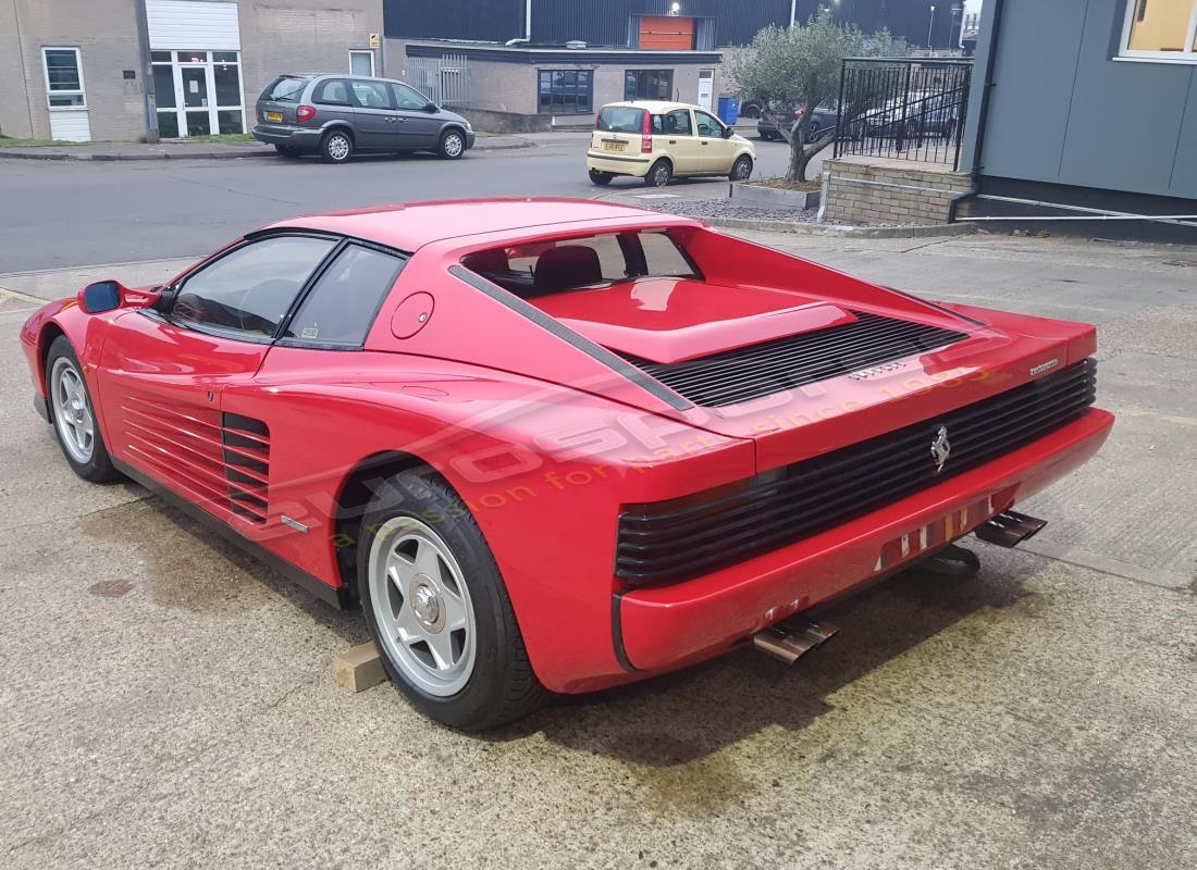 ferrari testarossa (1987) avec 33,436 kilomètres, en préparation pour le démantèlement #3