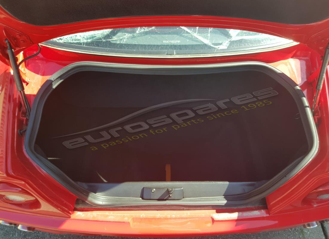 ferrari 550 maranello avec 7,765 kilomètres, en préparation pour le démantèlement #11
