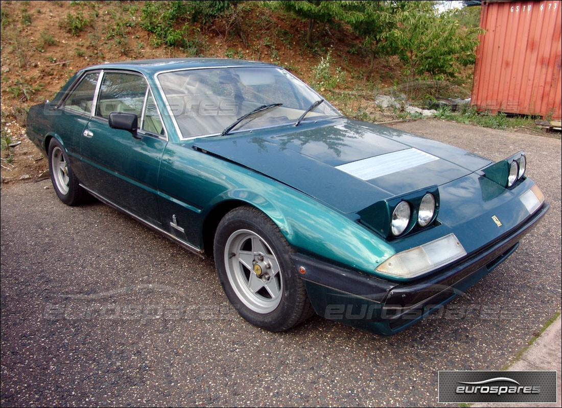 ferrari 400i (1983 mechanical) en préparation pour démantèlement à eurospares